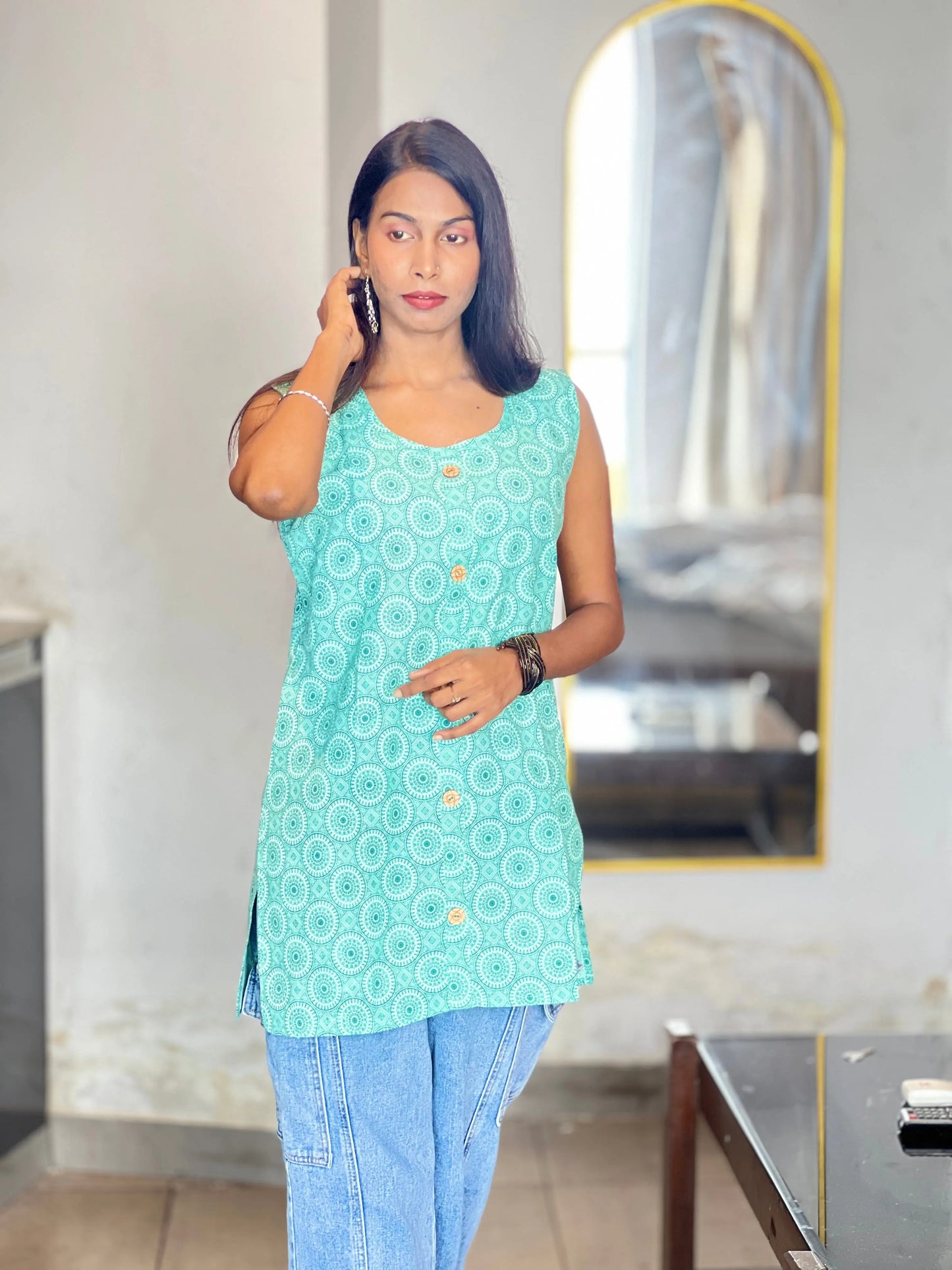 Kurti Wale Women's Sleeveless Cotton Kurti Kurti Wale